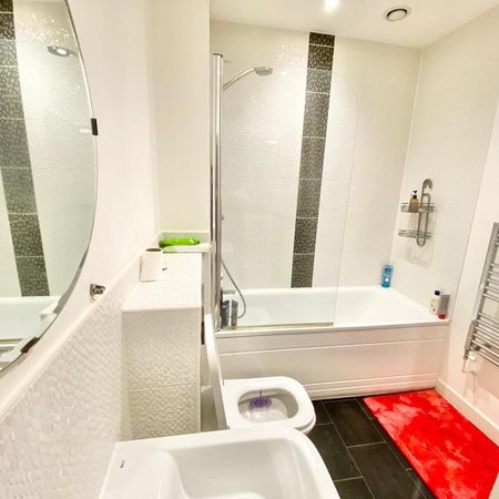 1 bedroom in a house share to rent - Photo 4