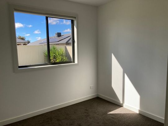 Modern Family Home North Shepparton - Photo 1