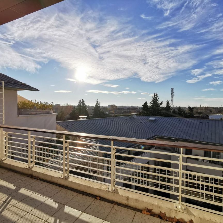 « AVIGNON EM - APPARTEMENT T4 AVEC TERRASSE ET PARKING » - Photo 1