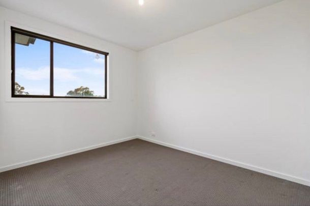 Glenroy - Photo 1
