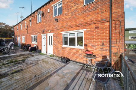 3 bedroom maisonette to rent - Photo 5