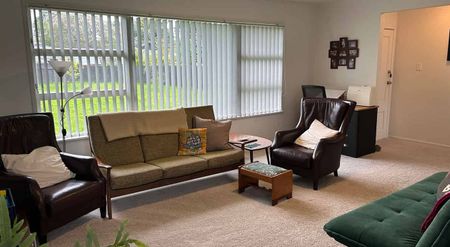 Charming 3BR Home in Wattle Downs! - Photo 4