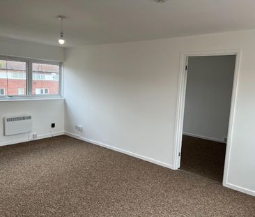 1 Bed Maisonette - Photo 2