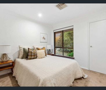 Beautiful 5 x 2 Character Home - Photo 4