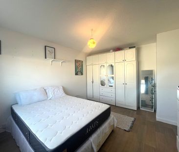 Montrose Avenue, Dublin 5 (House Share - Double Rooms to Rent) - Photo 6