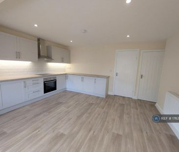 3 bedroom terraced house to rent - Photo 4