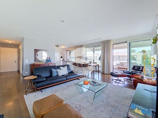 Modern penthouse with a beautiful terrace close to the lake - Photo 1