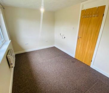 1 bedroom Flat To Let - Photo 4