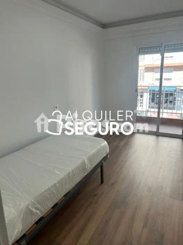 Piso en alquiler en Sur - Foto 4