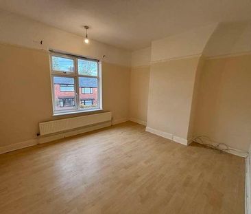 Leslie Road, WA10 - Photo 3