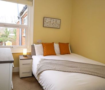 Fabulous referbished property in Portswood - Photo 4