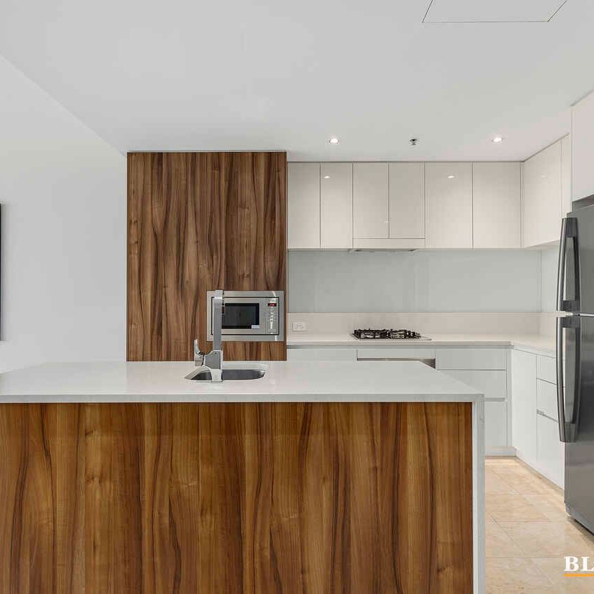 Stylish Furnished Apartment - Photo 1