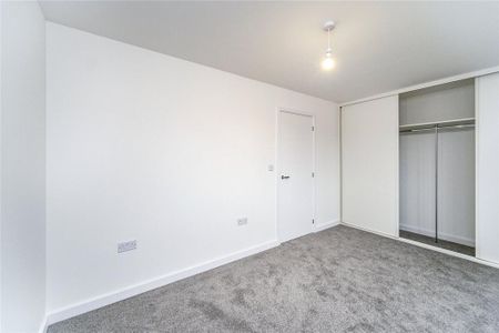 2 bedroom semi-detached house to rent - Photo 3