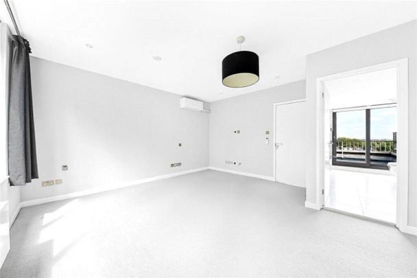 Meadowbank, NW3, London - Photo 1