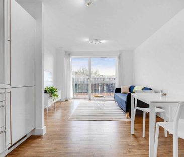 2 bedroom flat to rent - Photo 2