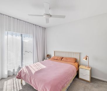 Stylish Family Home in a Prime Location - Photo 4