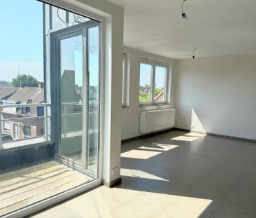 Appartement met 2 slaapkamers en 2 balkons. - Photo 1