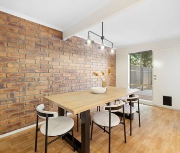 Beautiful 3 Bedroom Home - Photo 3