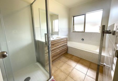 4 Bedroom in East Tamaki - Photo 2