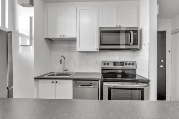 Park Regency Apartments - Photo 1