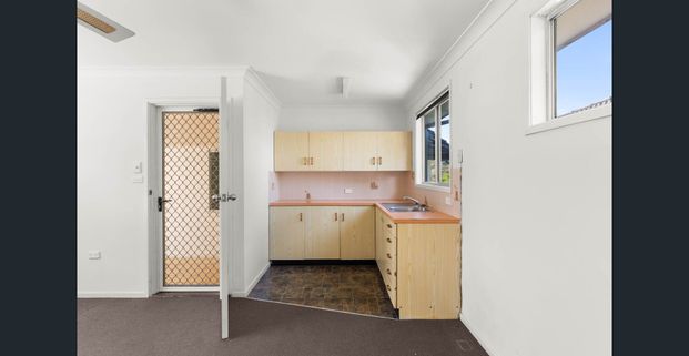 A family favourite with bonus space - Photo 1