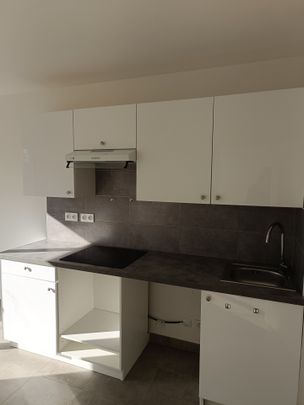 Location Appartement 2 pièces 53m² ST MAUR DES FOSSES 94100 - Photo 1