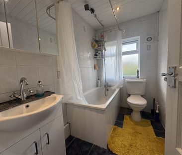 Southwell Avenue, Northolt - Photo 6