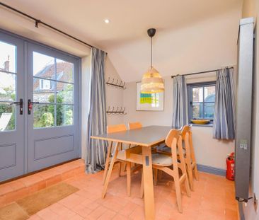 2 bedroom cottage to rent - Photo 1