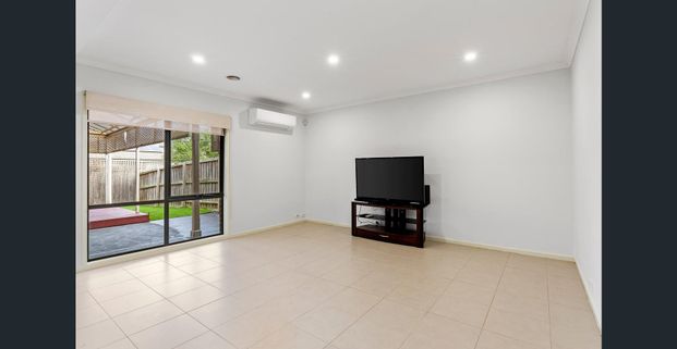 Beautiful Family Terrace Home! - Photo 1