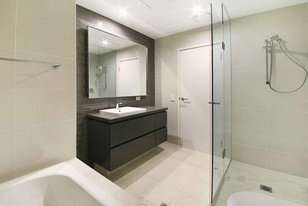 Generous Layout | Double Balconies | North East | 114 m2 - Photo 4