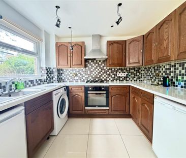2 Bedroom House To Let - Photo 2