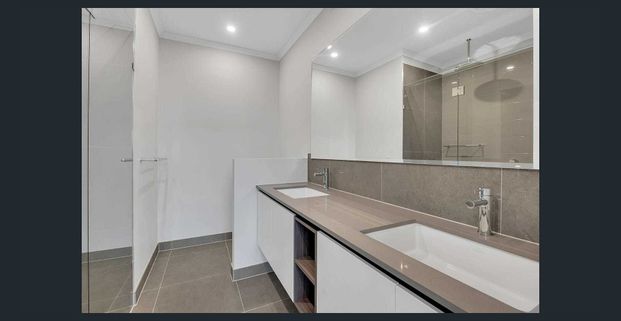 Welcome to 7B Nelson Place - A stunning contemporary residence that captures the relaxed elegance of Bayside living. Available 24/11/2025. - Photo 1