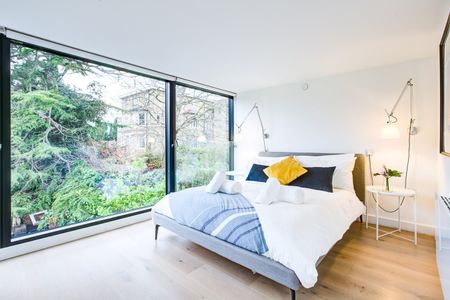 5 Bed Terraced House, Savona Close, SW19 - Photo 4