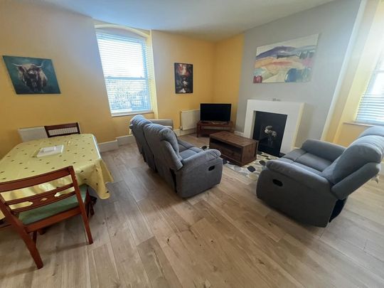 2 bedroom flat to rent - Photo 1