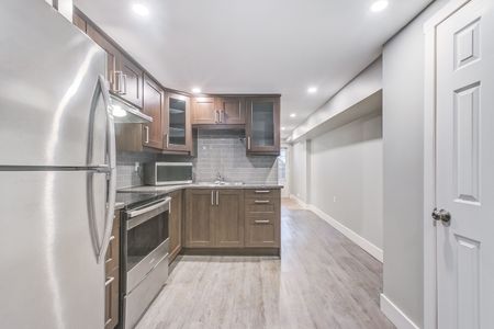 For Lease - 672 Castleguard Crescent Unit# 2, Burlington, Ontario - Photo 4