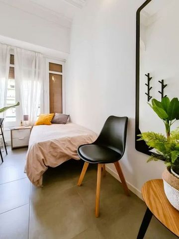 Carrer del Convent de Santa Clara, Valencia, Valencian Community 46002 - Photo 4