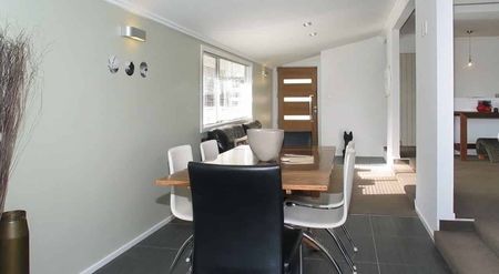 Family Living in Whitby - Photo 5