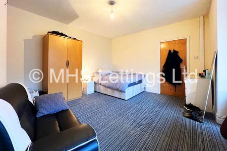 1 Wrangthorn Place, Leeds, LS6 1HB - Photo 3