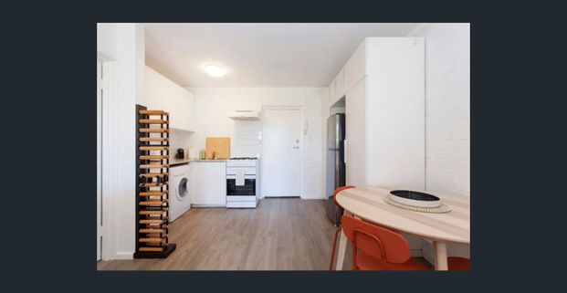 Perfect 1-Bedroom Apartment -- Long-Term Rental Near Beach & Transport - Photo 1