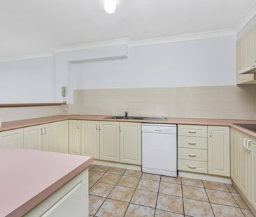 Seaside Manor - just a stones throw to Surf Beach! - Photo 5
