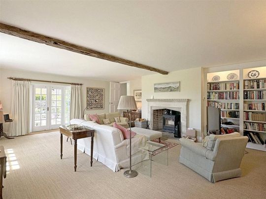 6 bedroom detached house to rent - Photo 1