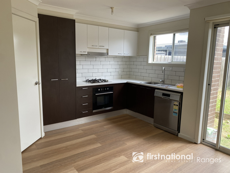 Townhouse Living with Park Views - Photo 4