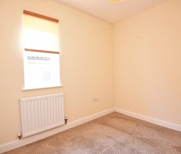 4 bedroom semi-detached house to rent - Photo 4