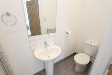 7 bedroom house of multiple occupation to rent - Photo 5