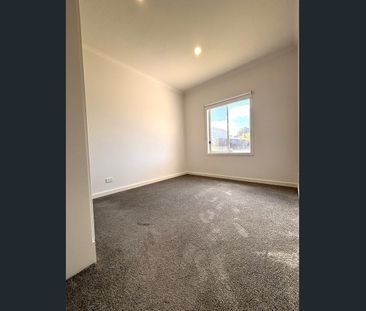 Beautifully Presented Home in the Heart of Albion - Photo 3