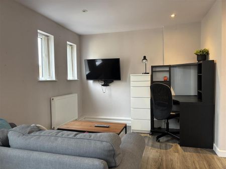 1 bedroom private hall to rent - Photo 2