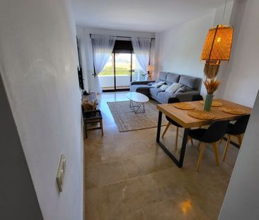 Piso de alquiler en Calle Cortijo de las Aguzaderas, 5, La Alcaidesa - Photo 5