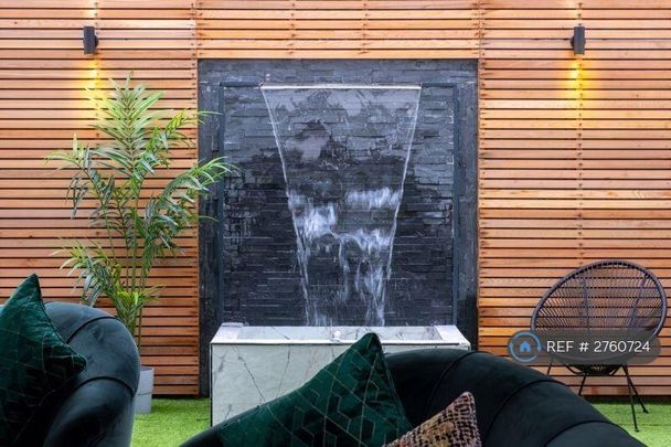 4 bedroom detached house to rent - Photo 1