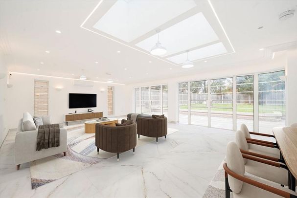 7 bedroom detached house to rent - Photo 1