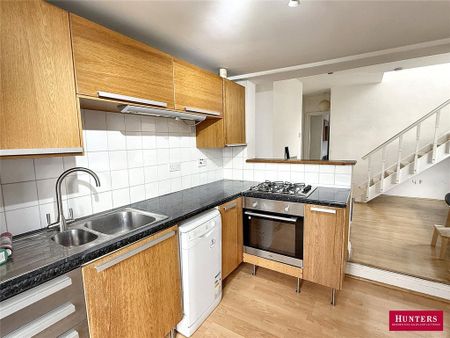 2 bedroom semi-detached house to rent - Photo 3